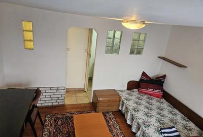 Garsonieră decomandată în Central