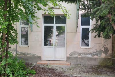 Casă cu 4 camere decomandat în Exterior Vest - 2