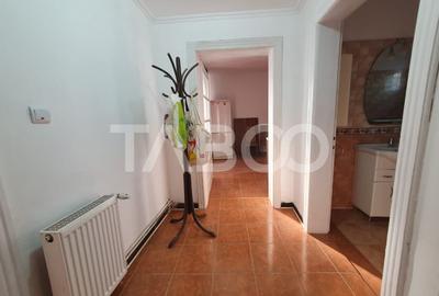 Casa de inchiriat cu 4 camere renovata in 2025 gradina si beci - 11