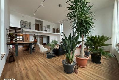 Casă cu Teren 963 Mp în Central - 2