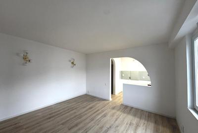 Ap 2 camere, etaj 3/4, renovat recent,  Ultracentral - Piata Victoriei - 4