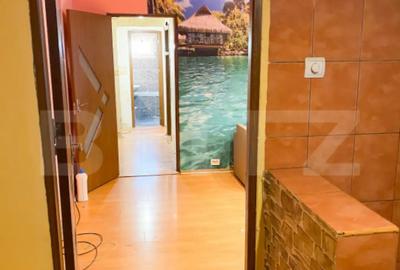 Apartament cu 3 camere decomandat în Rovine