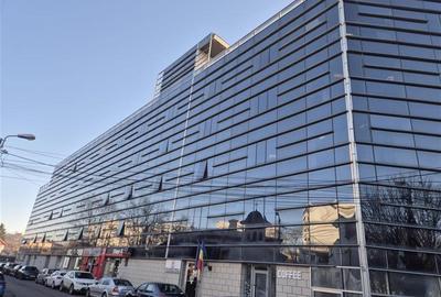 Spațiu comercial, de 215 mp, în P-ța Muncii - 1