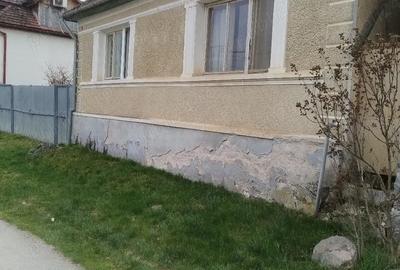 Casă cu Teren 680 Mp în Ginta - 1