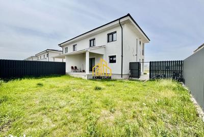 Casă cu 5 camere cu Teren 250 Mp în Clinceni