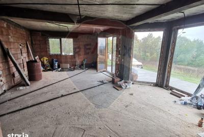 Casă cu 5 camere cu Teren 6400 Mp în Copalnic - 4