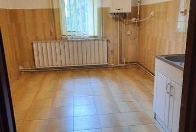 Proprietar,vand spațiu birou/cabinet medical central, (Str. Moldovei 17), 73mp - 7
