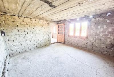 Casă cu 3 camere cu Teren 2000 Mp în Negrași - 8