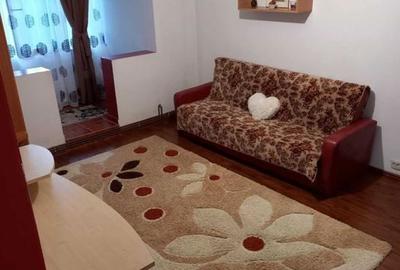 Apartament cu 2 camere semidecomandat în Albești