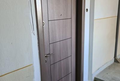 Apartament cu 3 camere decomandat în Buhuși - 3