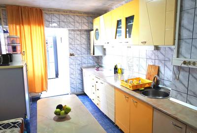 Apartament cu 4 camere decomandat în Central - 3
