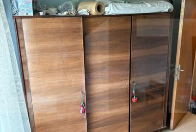 Apartament cu 2 camere - Piata Veteranilor - 5 min metrou, de renovat Apartament cu 2 camere - Piata Veteranilor - 5 min metrou, de renovat - 5