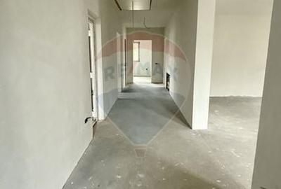 Casă individuală cu 6 camere cu Teren 892 Mp în Est - 16