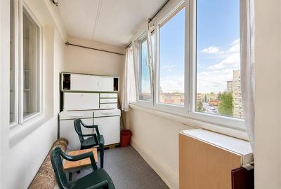 Apartament cu 3 camere semidecomandat în Griviței