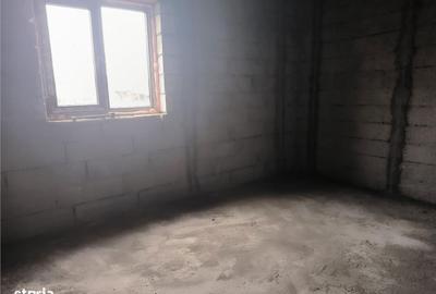 Casă cu 3 camere cu Teren 550 Mp în Central - 1