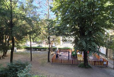 Apartament 2 camere, et.1, zona 8 Mai - 2