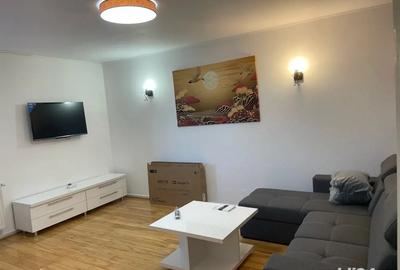 Apt 2 cam la curte. Proprietar