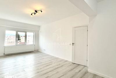 Apartament cu 4 camere decomandat în Central - 3