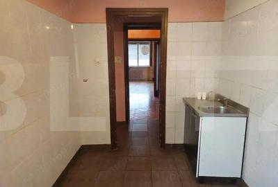 Apartament cu 4 camere decomandat în Central - 3