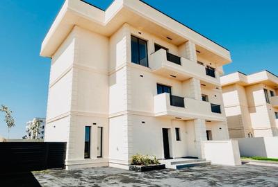 Casă individuală cu 5 camere cu Teren 178 Mp în Dobroești