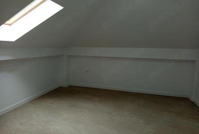 Spațiu comercial, de 180 mp, în Central - 3