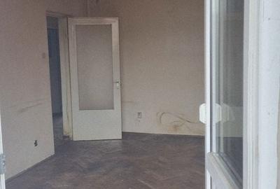 Apartament cu 3 camere decomandat în Petros - 7