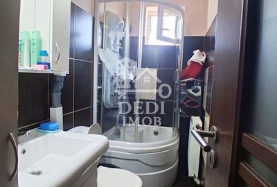 Apartament cu 3 camere semidecomandat în Nufărul - 2