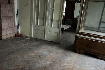 Casă cu 4 camere în Central - 3