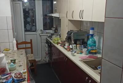 Apartament cu 3 camere în Micro 13 - 1