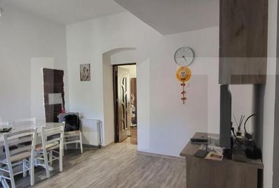 Casa cu 4 camere de vanzare in Sanandrei - Centru