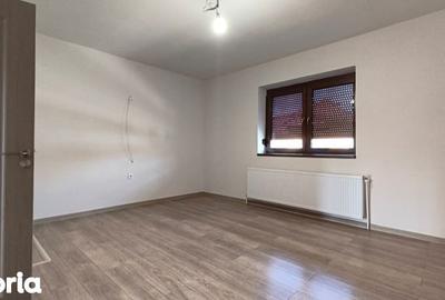Casă cu 4 camere cu Teren 300 Mp în Central - 8