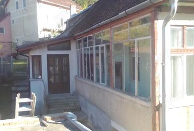 Casă cu 4 camere cu Teren 417 Mp în Schei - 9