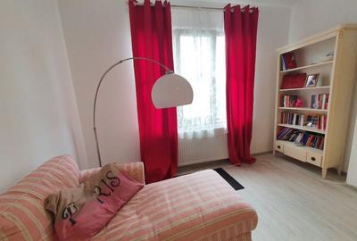 Apartament cu 2 camere decomandat în Complex Studențesc