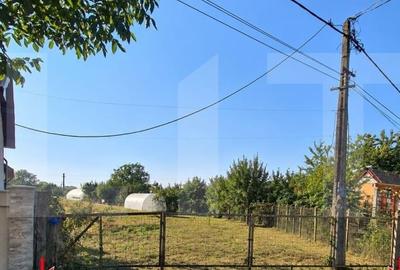 Teren Construcții intravilan de 2800 mp, în Salcia