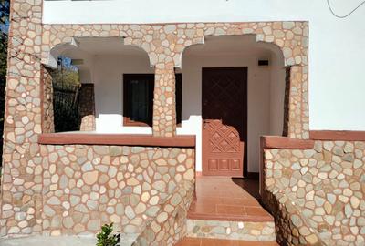 Iedera, Cricovul Dulce, casa de vanzare 90 mp, teren 2.450 mp - 15