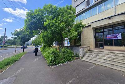 Spațiu comercial, de 77 mp, în - 8