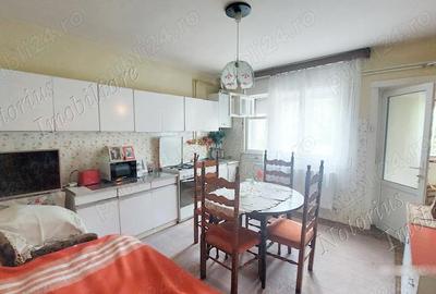 Casă cu 3 camere în Răcăștia - 2