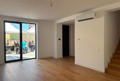 Casă individuală cu 4 camere cu Canalizare în Sisești - 2