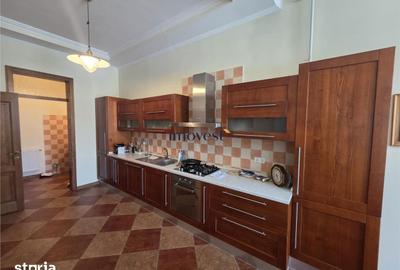 Apartament cu 3 camere decomandat în Central - 19