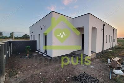 Casă cu 3 camere cu Teren 330 Mp în Săcălaz