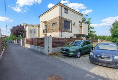 Casă individuală cu 6 camere cu Teren 339 Mp în Central