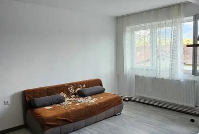 Inchiriez apartament Petrila (zona penny) - 6