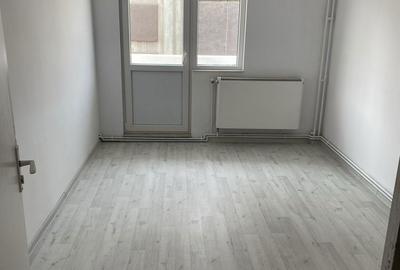 Apartament cu 3 camere decomandat în Central - 8