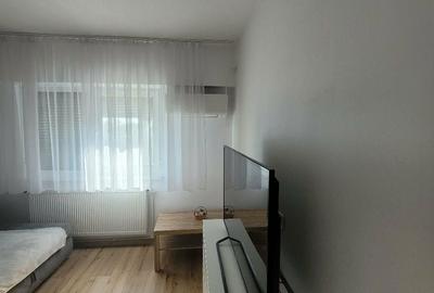 Garsonieră decomandată în Decebal - 2