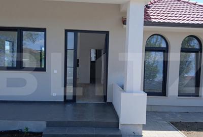Casa individuala cu 3 de camere de inchiriat,80 mp utili,353 - 14
