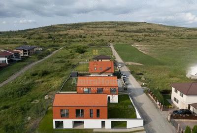 Casă cu Teren 260 Mp în Chinteni - 2