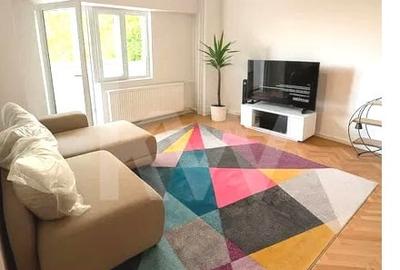 Apartament cu 2 camere semidecomandat, mobilat în Central