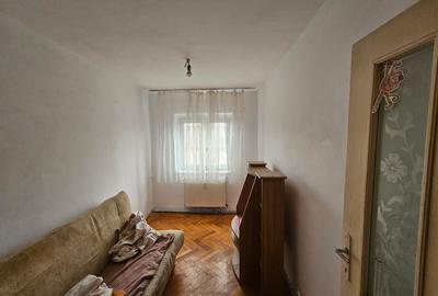 Apartament cu 3 camere decomandat, mobilat în Lipovei - 9