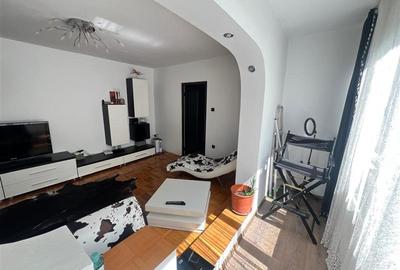 Etaj 1 , 2 camere Sagului - amenajat- centrala proprie - 14