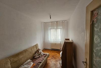 Apartament cu 3 camere decomandat, mobilat în Lipovei - 8